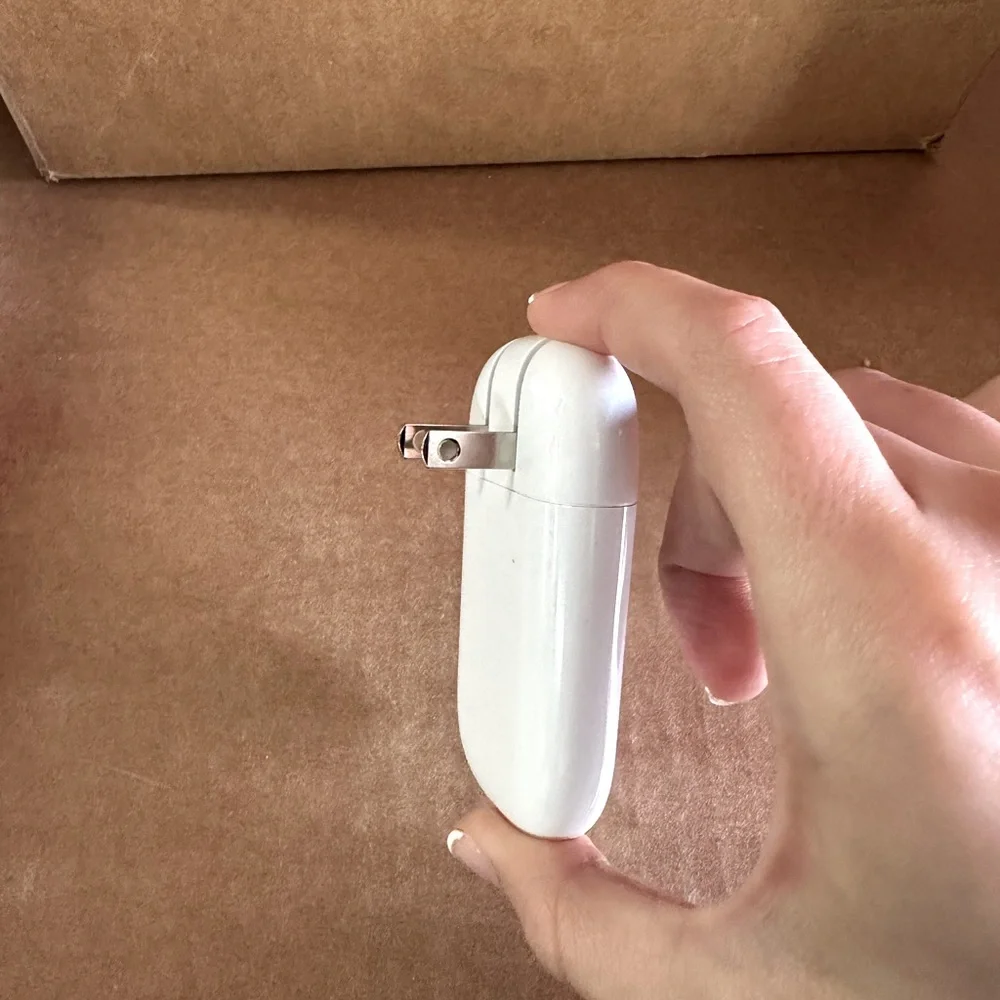 USB-C Adapter with foldable prongs
